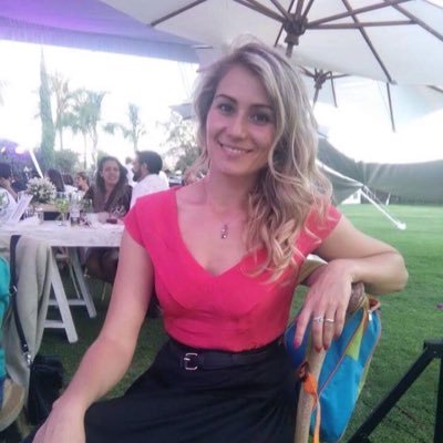 Je suis vraiment sincère honnête respectueuse doux gentil j’aime rire cas cela me permet d’oublier plusieurs choses