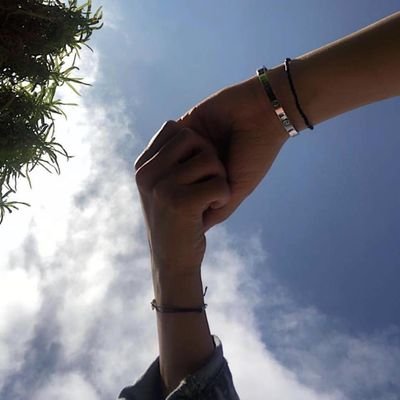 أعرف الصديق من
فعله
وليس من كلامه
وأعرف الحبيب من
إهتمامه
وليس من لسانه
💔