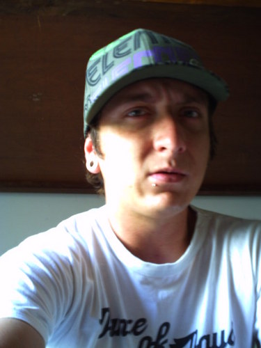 _amarello's profile picture. Não ligo pro que falam de mim e outra coisa se não gosta de mim é um favor que vc faz a vc mesmo(a)se afaste sou má companhia