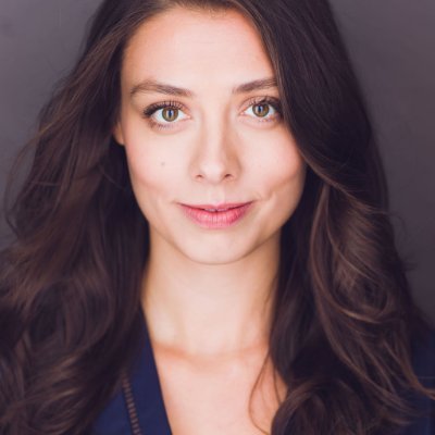 NYC actress. Lover of books and pizza. MFA Acting. Green tea fanatic, armored combat warrior. My love for LOTR runs Helm's Deep. Rep: UIA Talent Agency