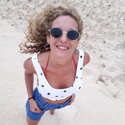 Julianafunes9's profile picture. 