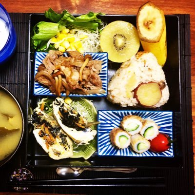 お料理が大好きです。盛り付けやレシピをまだまだ学びたくお料理好きな人と繋がりたいです。またお店で食べた美味しいスイーツグルメも載せます。