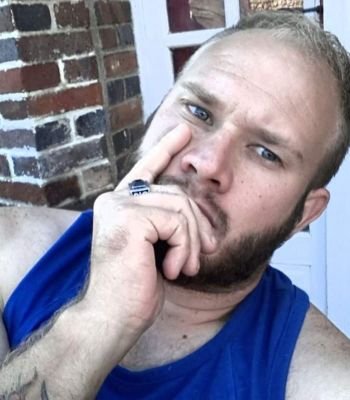 Chevalliermick9's profile picture. 🇨🇵  A mon compte depuis 2020🖋️🎥📼   Passioné de nature et surtout d'aventure 🎣🎣🌲🌳🌹🦈🐬🐎