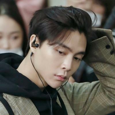 doiesm's profile picture. ㄱ ㅊ ㅇ  🌿 pol/eng/kor 🌿 
johndo | doyoung/everyone 🤒