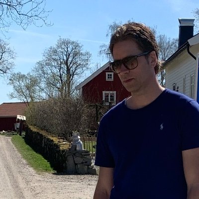 TomTingstadius's profile picture. Pause