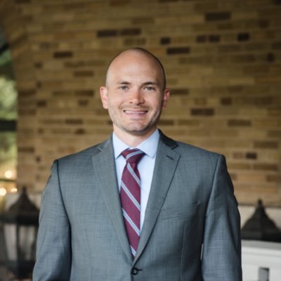 Minnesota native, @UofMNLawSchool and @UMNDuluth alum, Policy Counsel @studentvets.