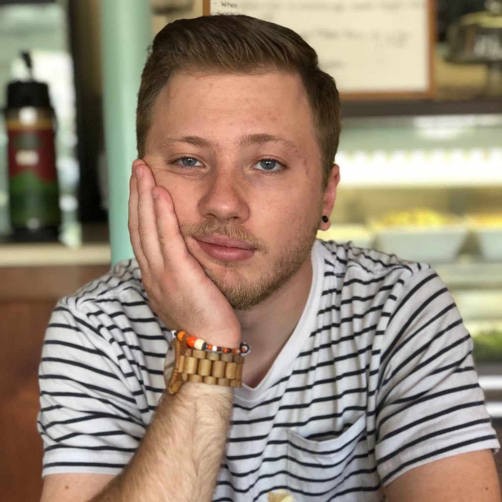 rigler796's profile picture. Beautifying Life🌺 and Ride’n that wave 🌊 Freelance Motion Graphics/Video Editor 👾 **Makin some new visuals coming 🔜**