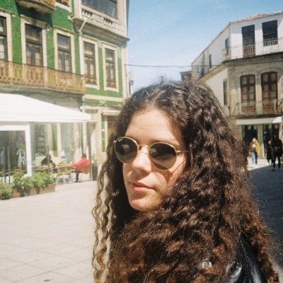 CurvalMargarida's profile picture. Med, Icbas.
Comentários pessoais sobre coisas estranhas da vida.