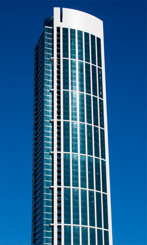 Contrary to popular belief, I'm not an Ionic Breeze. I'm an exclusive tower in San Francisco with an inferiority complex. And I'm lonely.