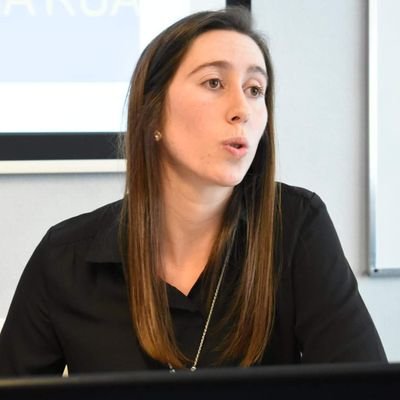 Contadora UBA. Magister en Economía Política FLACSO. Doctoranda en Desarrollo Económico UNQUI. Docente UBA. Investigadora