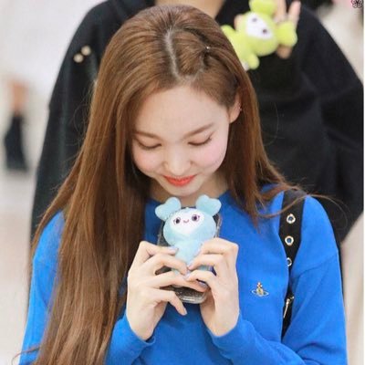 once_nayeonah's profile picture. TWICE • ONCE •