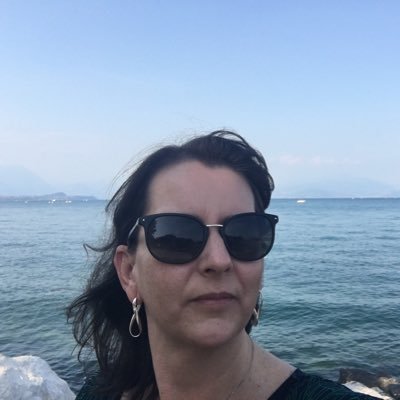 elizabe99163716's profile picture. Professora por amor ao ensino, confeiteira nas horas vagas e Pontagrossense que mora em Curitiba.