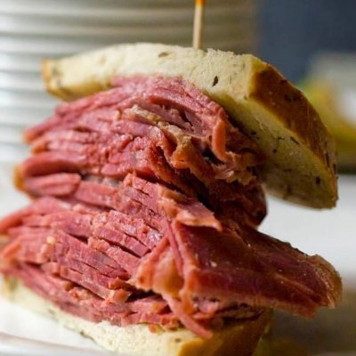 Nate'n Al's serves delicious deli fare in generous quantities prepared with the best ingredients. The deli with a heart since 1945.