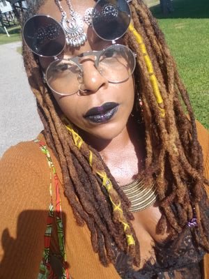 educator, artist, activist, creative, liberator, lover of twerk and nag champa, sage and r&b, prek geek, bug earrings for days. still learning and growing.