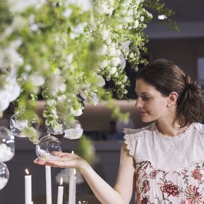 London's talented florist makes every moment of florist design simply magical #luxuryflorist #weddings #events #designer #florist #flowers #eventprofs