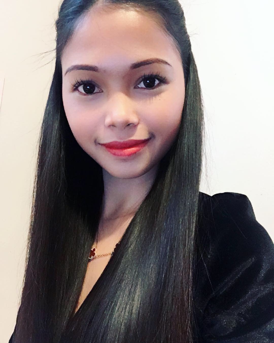 I’m an aspiring broadcasting journalist. I created a Twitter to follow all the news channels and get updated.