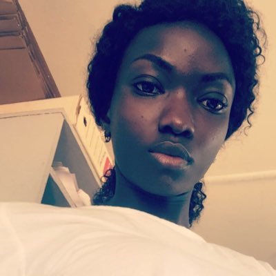 Ma simplicité fait de moi la go la plus cool 👍🏿 de Twitter 🥰💋🤗