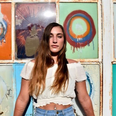 AnnaJames95's profile picture. I got pins in my legs and I can still do this 💃🏻