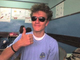 São Paulino até os cabelos,menino que age sem pensar,só no impulso,gentil,divertido,muitolegal e Lazarento KK'