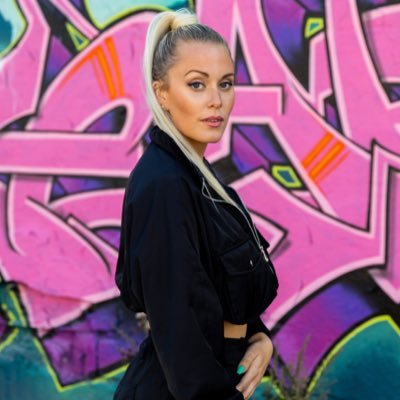 Iza Bella 🎤 singer 📍 Stockholm & London // Instagram: me.izabella