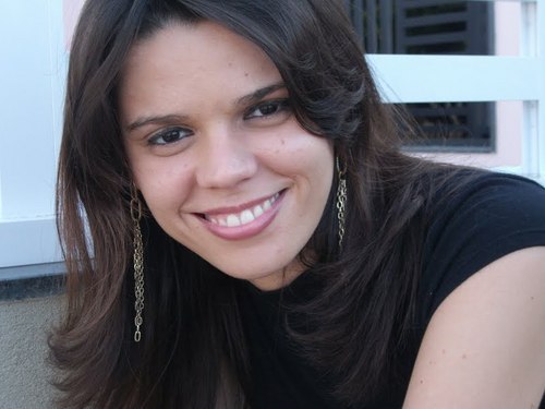 Eu podia ser seu espinho. Ser a pedra no seu caminho.
Seu ciúme doentio, mas eu estou falando de amor...