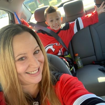 Mom🥰. Wife😘. NJ Devils Fan😈.