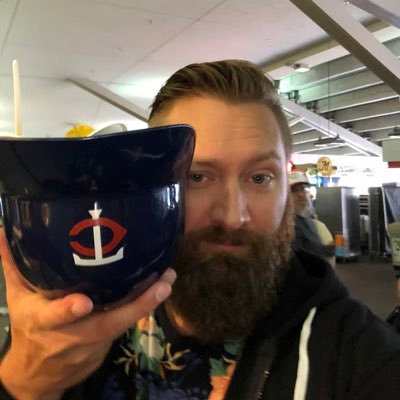 caln93's profile picture. Pretty much amazing upper Midwest-ernite