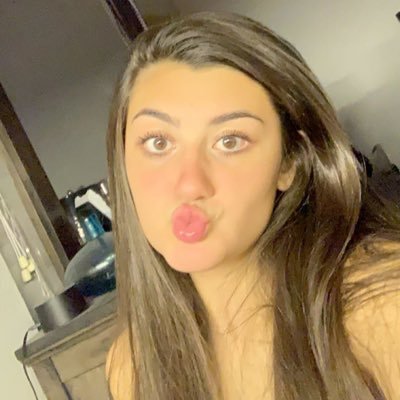 bellawaggonerr's profile picture. 🦋🦋🦋