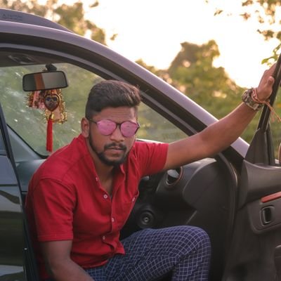 ---- Professional Photographer and Graphic Designer --------