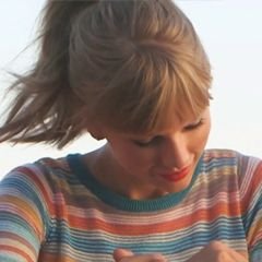 hopeleswift's profile picture. all too well es un temazo y todos estamos de acuerdo