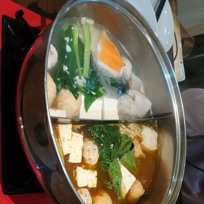 dinaatikarahma's profile picture. 