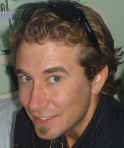 mediatoreal's profile picture. An ex-corporate entrepreneurial skateboarding philosopher. Let's not be territorial about media. Media should be invisible, it is the people that are important.