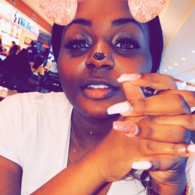 👑Queen👑
Gracelynn’s Mother 👸🏾
Blogger 💻 Interior Decorator/ Designer 👩🏾🎨
W.U Grad 👩🏾🎓