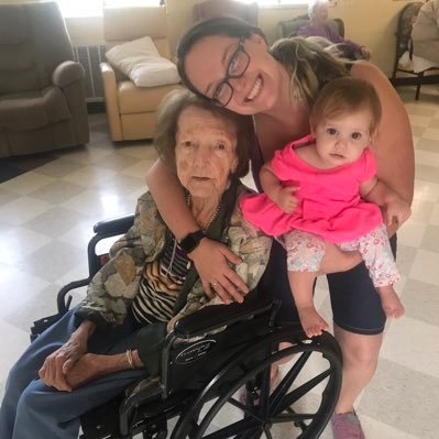 DiceTara's profile picture. Have 4 kids