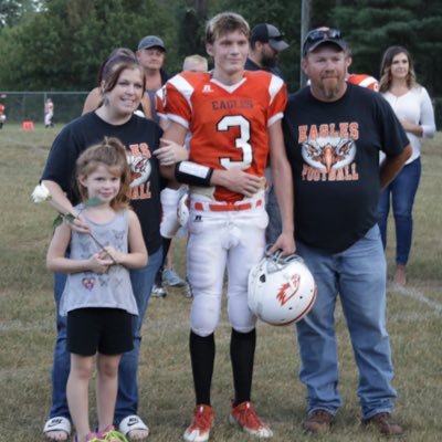 AnnaJohnson2115's profile picture. Child of God, Wife, Mother! #MyLife Taxi Service / Fan club leader for Logan Johnson Athletics ☺️