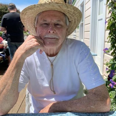 Living as gracefully as possible with loving kindness and compassion, and social change networking a lot.
https://t.co/p4dZFB5EWf is defunct.