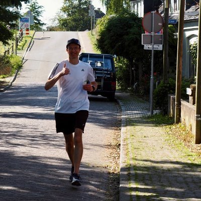 werkt als vakbekwaam EP-W adviseur - passie voor duurzaamheid - creatief denker - veelzijdig - hardloper - lid atletiekver. Cifla en avVN - vader van 2 dochters