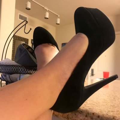 Serving fetish’s one at a time 😈| custom pics $10| $25 unblock fee | ➡️Cash app $crazyal91 ➡️Venmo crazyal91 | make me happy 😘