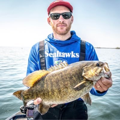 interestingbath's profile picture. fish biologist of doom. #gohawks