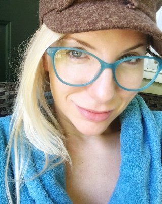 I'm very simple,easy going,down to earth and honest ,trustworthy and love to have fun