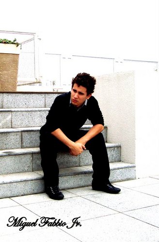 Apaixonado Por beatles , Toco violão e sou um bom cantor Segue aee MANOLOO!!11!! (y)