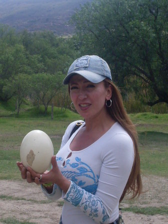 reinaespinosa's profile picture. Diseñadora de modas. Me gusta la poesia, el arte, la naturaleza en todo su esplendor. Amo la vida y voy de la mano de Dios..