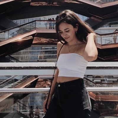 daniellerussooo's profile picture. 