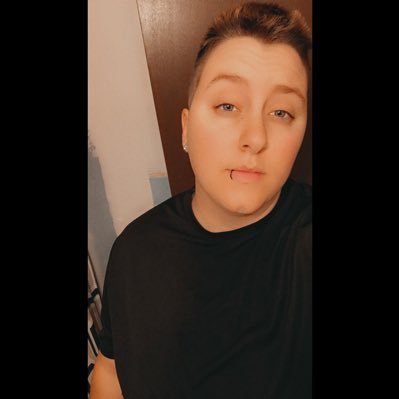 JordanH09255416's profile picture. 23. Photographer. Parent.