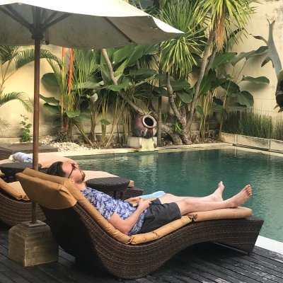 SMBrinson's profile picture. I don't know, but I might be wrong. 
Writing about minds, brains, and machines.