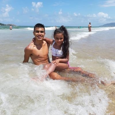 Ig: bettitogarcia_
Uno nueve dos uno💛💙🐷
primero luqueño despues tambien.