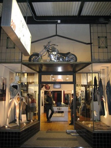 salvadorpolly's profile picture. Street Chic Boutique for men and women. Interests include fashion and making you look hot. We also like chicken and rahmen noodles.390 BRIDGE ROAD RICHMOND 3121