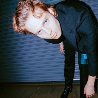 fIoralveins's profile picture. not Luke Hemmings