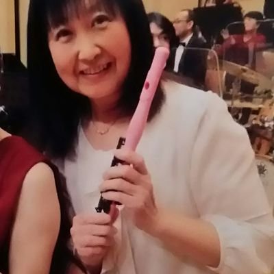 東京生まれ。シエナ♪メグルセカイめぐ留さん歌最高♪ピッコロ西田さん大好き♪私もピッコロ&フルート…吹奏楽団、アンサンブル、バンド活動中です♪