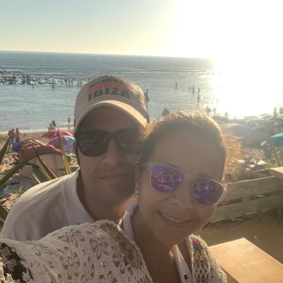 Enamorado de mi mujer. Papá de Claudia. Boticario de vocación. Hinchas del Ciudad de Lucena y Atlético de Madrid